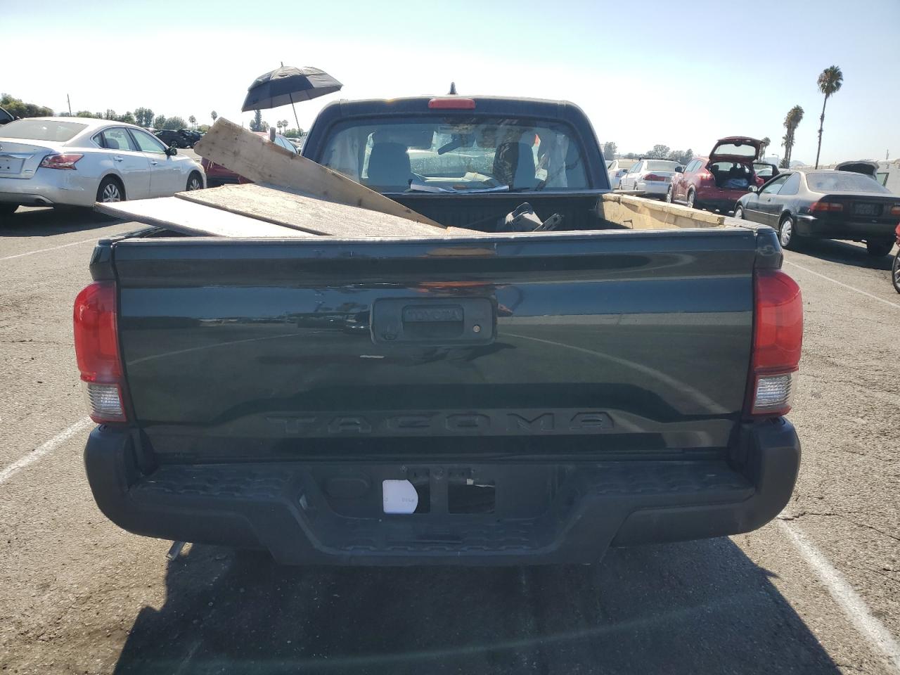 5TFRX5GN4JX103674 2018 Toyota Tacoma Access Cab