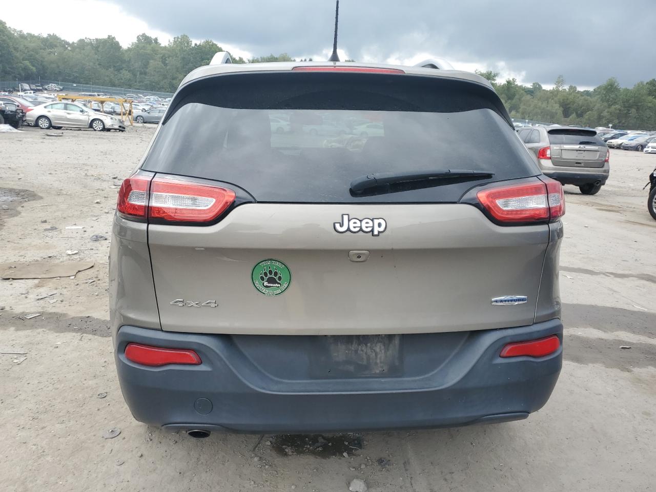 1C4PJMCB3HW564766 2017 Jeep Cherokee Latitude