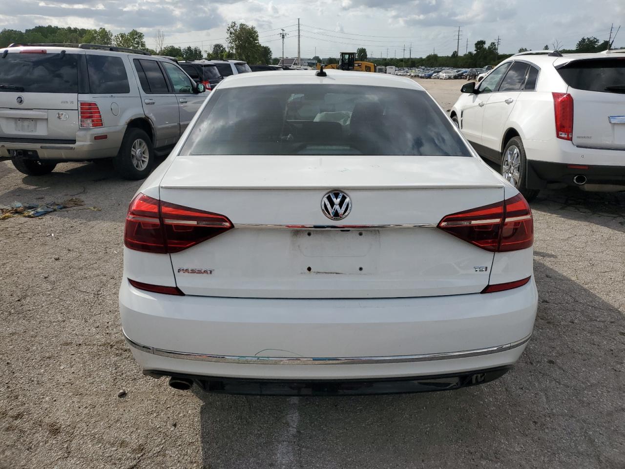 1VWDT7A32HC037746 2017 Volkswagen Passat R-Line