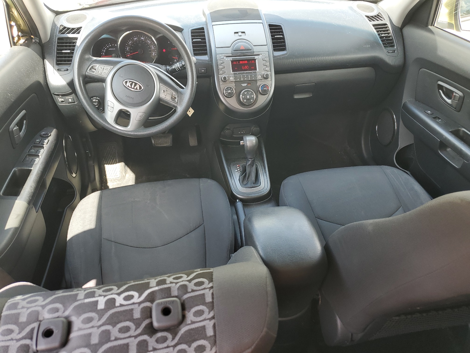 KNDJT2A21B7328139 2011 Kia Soul +