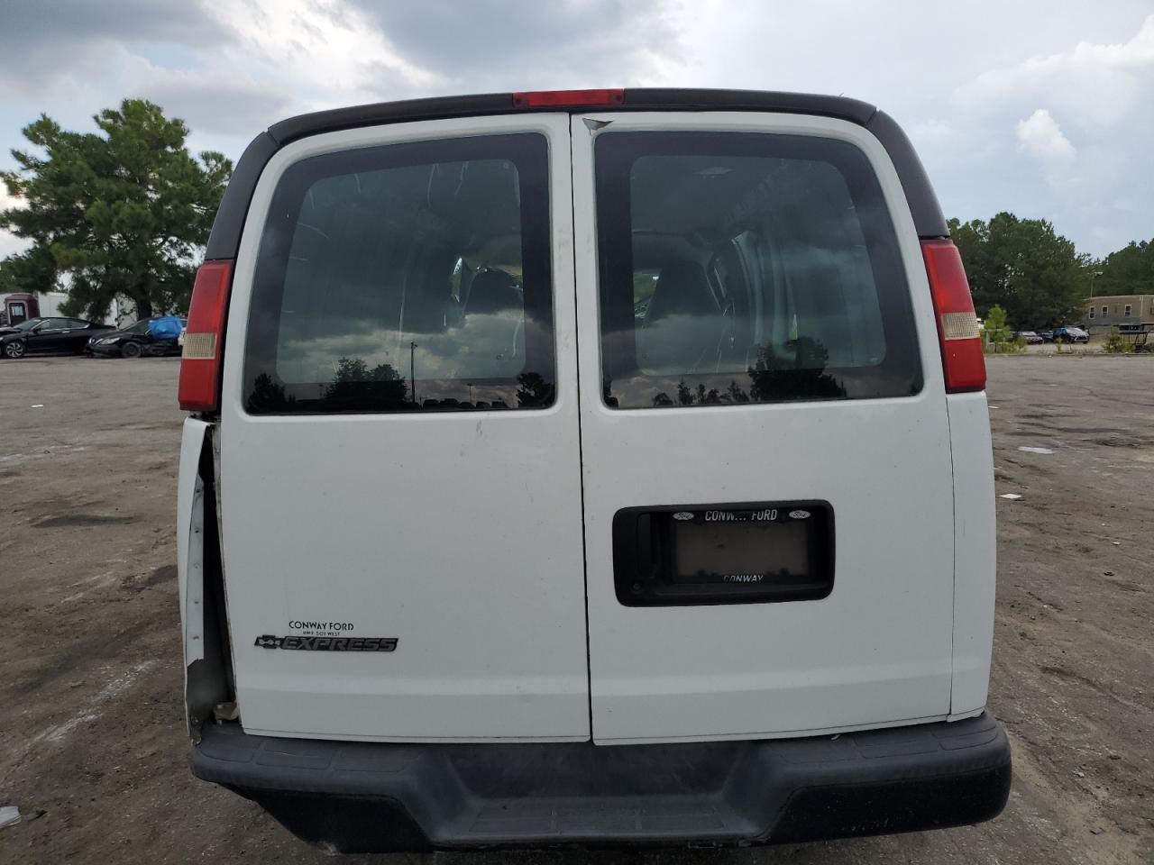 1GCFG15X481150555 2008 Chevrolet Express G1500