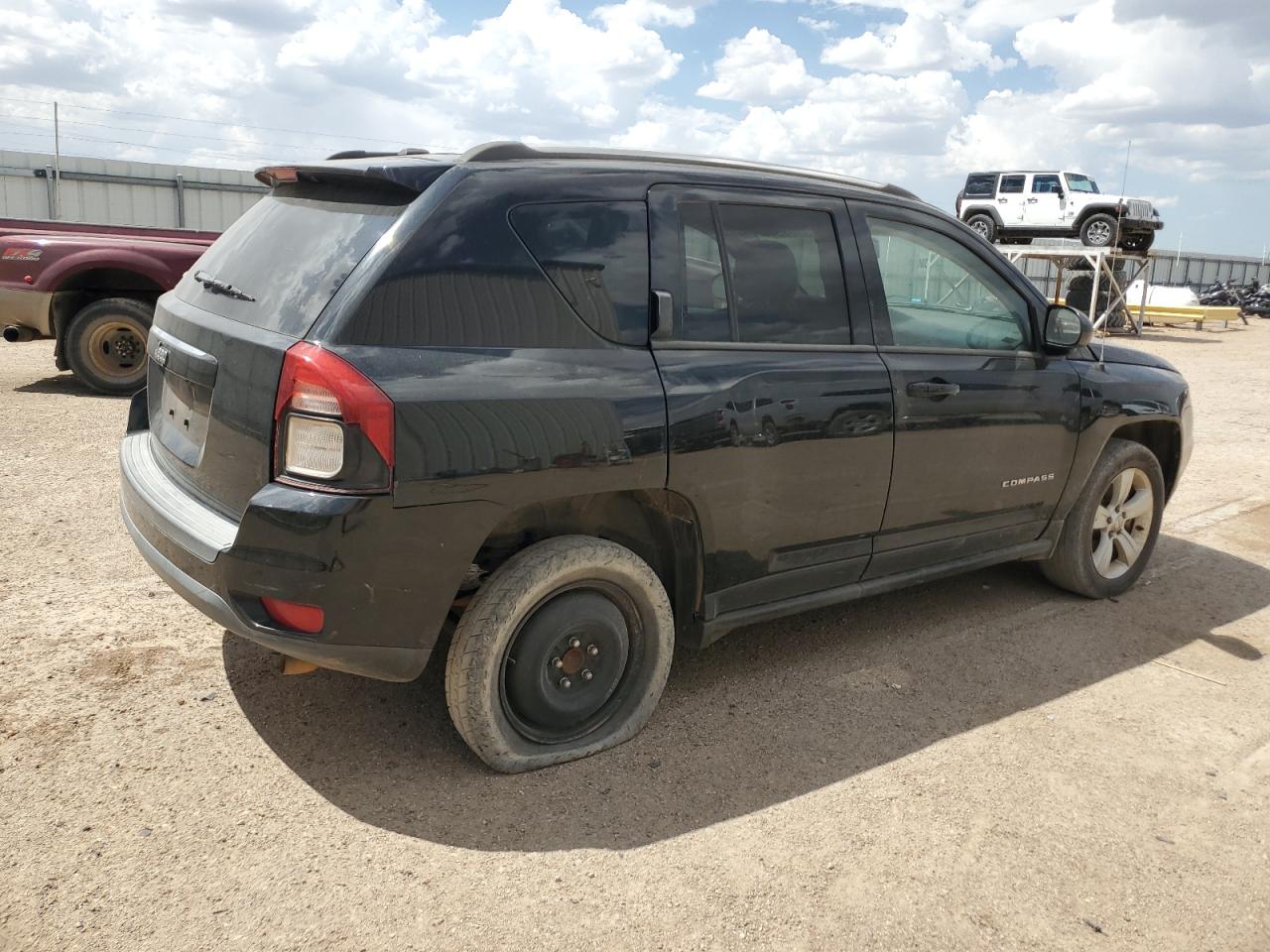 VIN 1C4NJCBB5ED826023 2014 JEEP COMPASS no.3