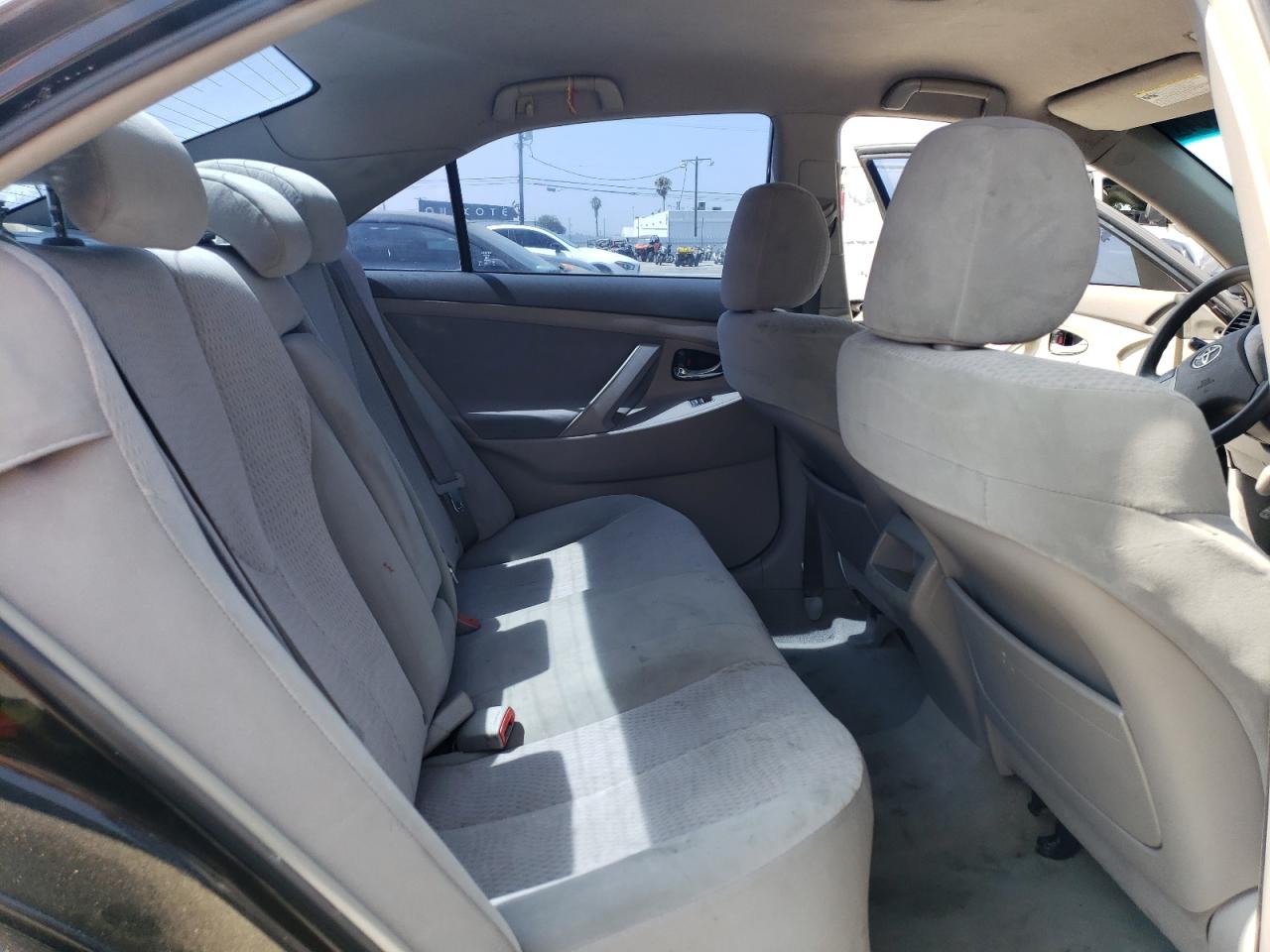 2011 Toyota Camry - Image 10