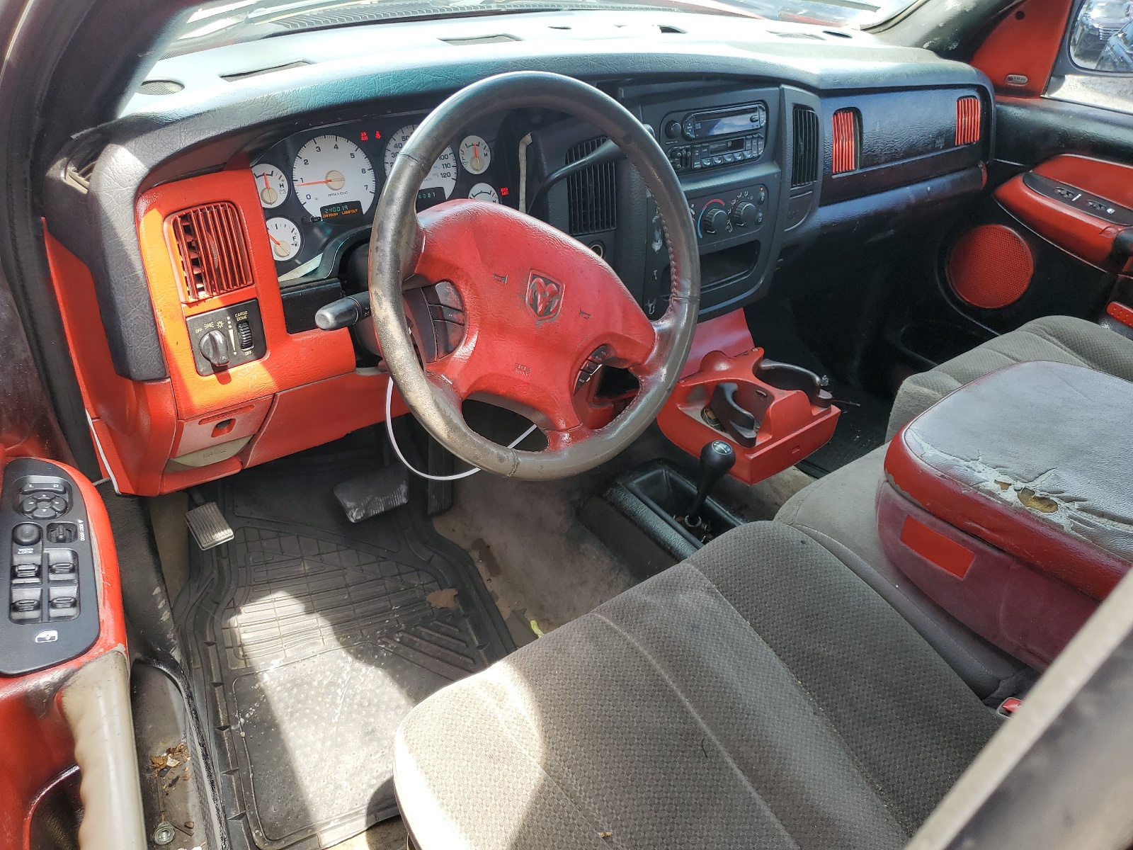 1D7HU18Z02J199859 2002 Dodge Ram 1500