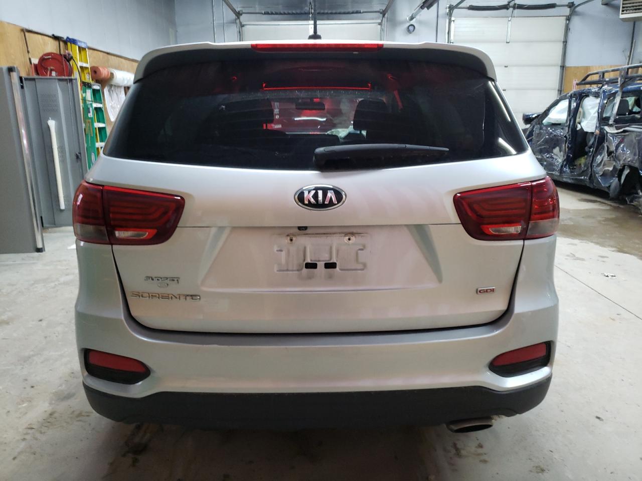 2019 Kia Sorento L VIN: 5XYPG4A39KG514064 Lot: 69194064