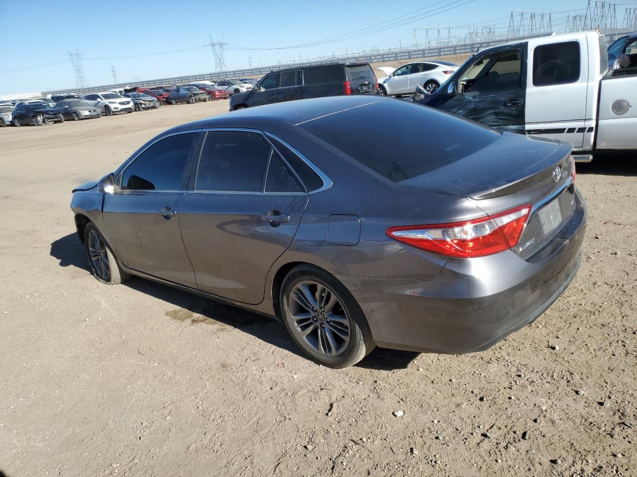 4T1BF1FK5GU263766 2016 TOYOTA CAMRY - Image 2