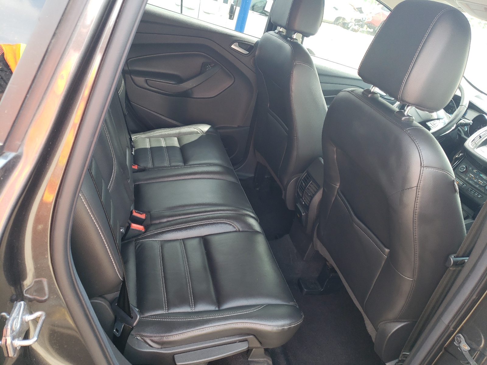 1FMCU0JD4HUE34098 2017 Ford Escape Titanium