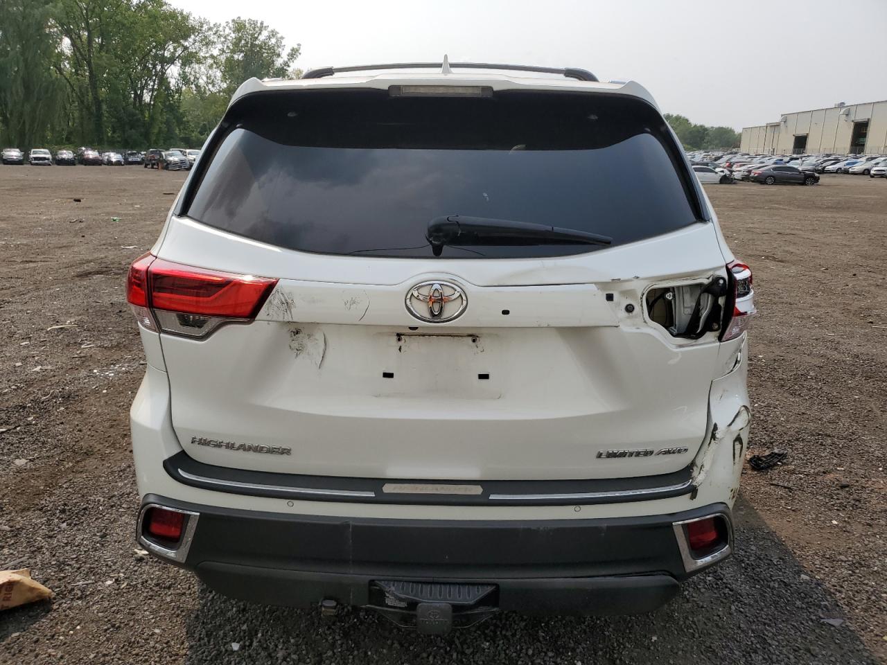 5TDDZRFH0KS915715 2019 Toyota Highlander Limited