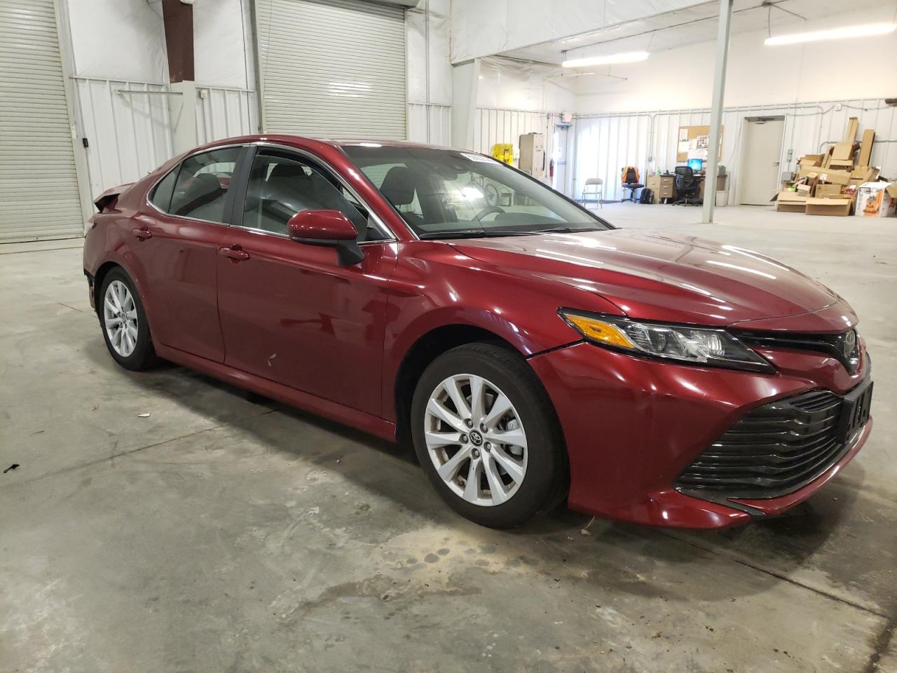 VIN 4T1B11HK1JU666128 2018 TOYOTA CAMRY no.4