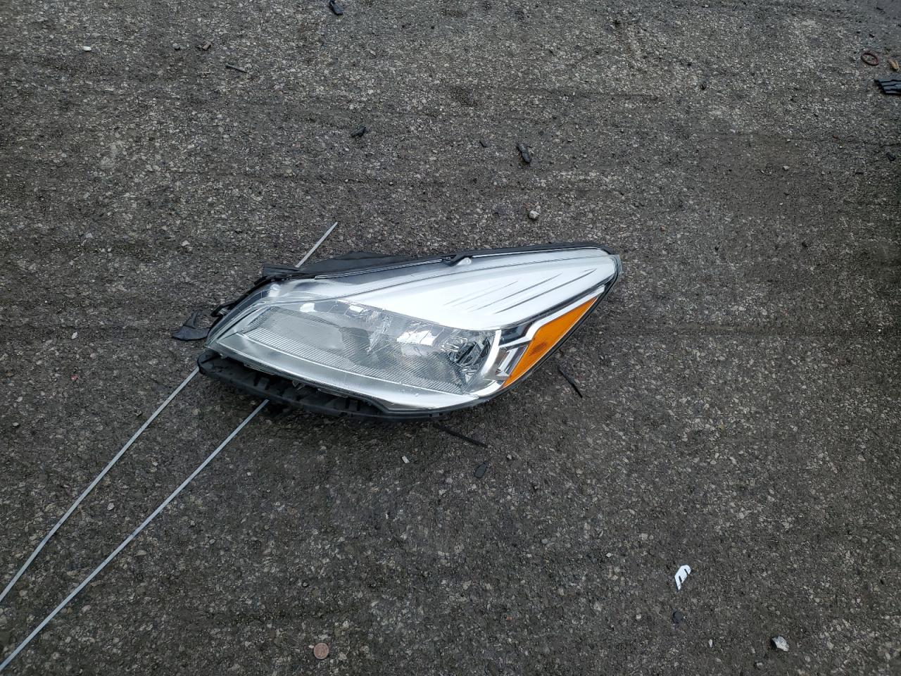 2016 Ford Escape Se VIN: 1FMCU9GX2GUB68813 Lot: 65942034