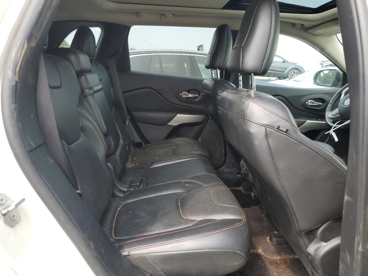 2018 Jeep Cherokee Trailhawk VIN: 1C4PJMBB2JD610946 Lot: 67121824