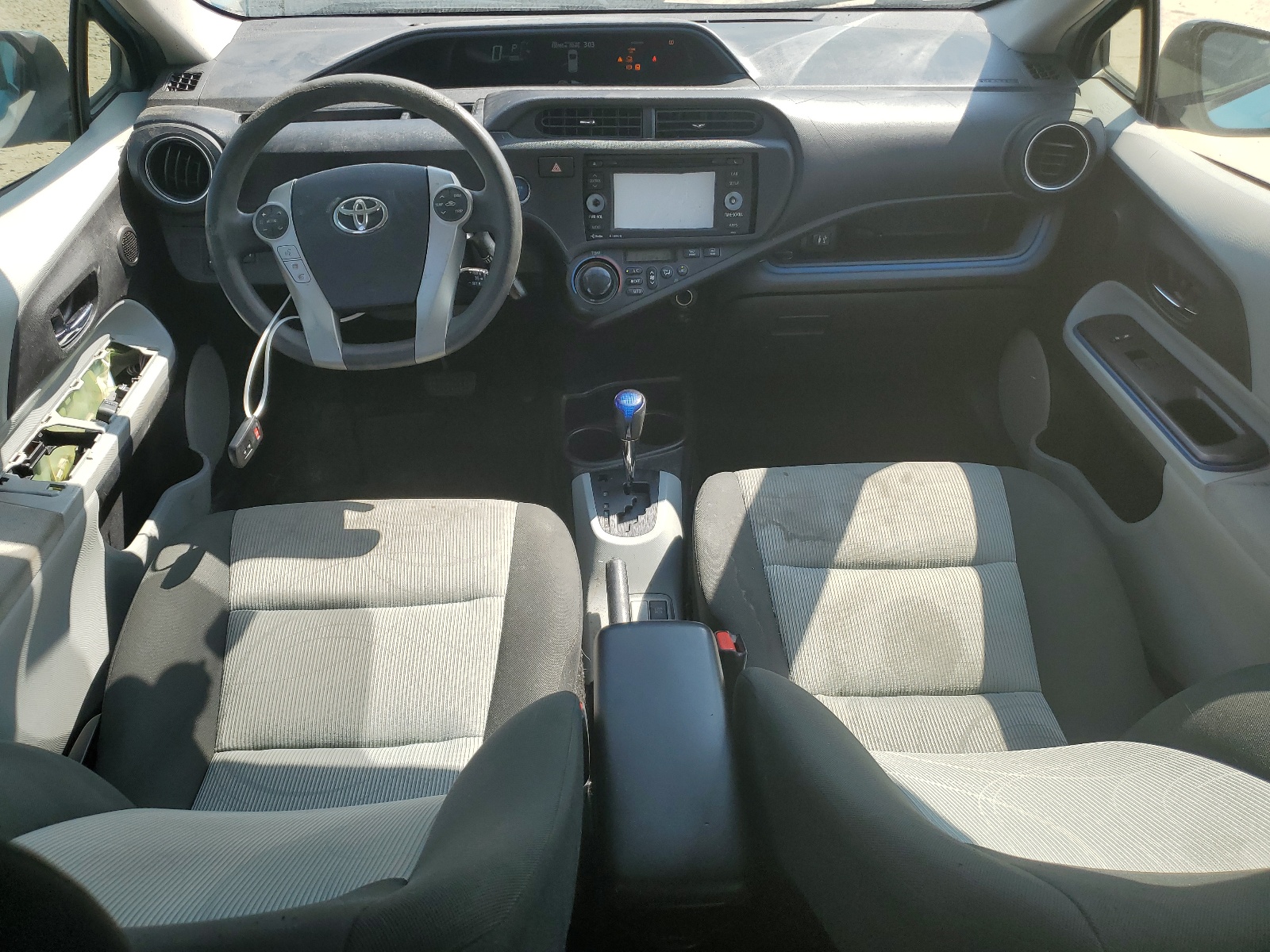 2013 Toyota Prius C vin: JTDKDTB3XD1058588