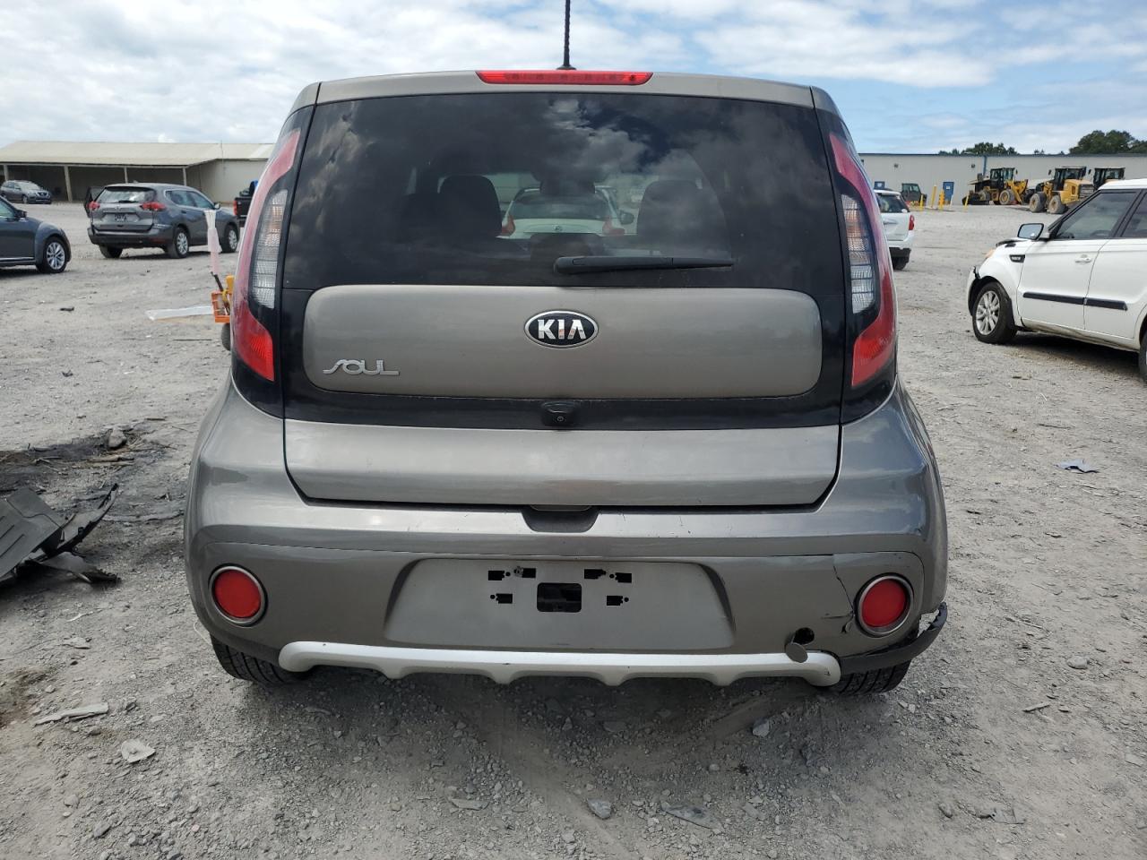 KNDJP3A53J7594846 2018 Kia Soul +