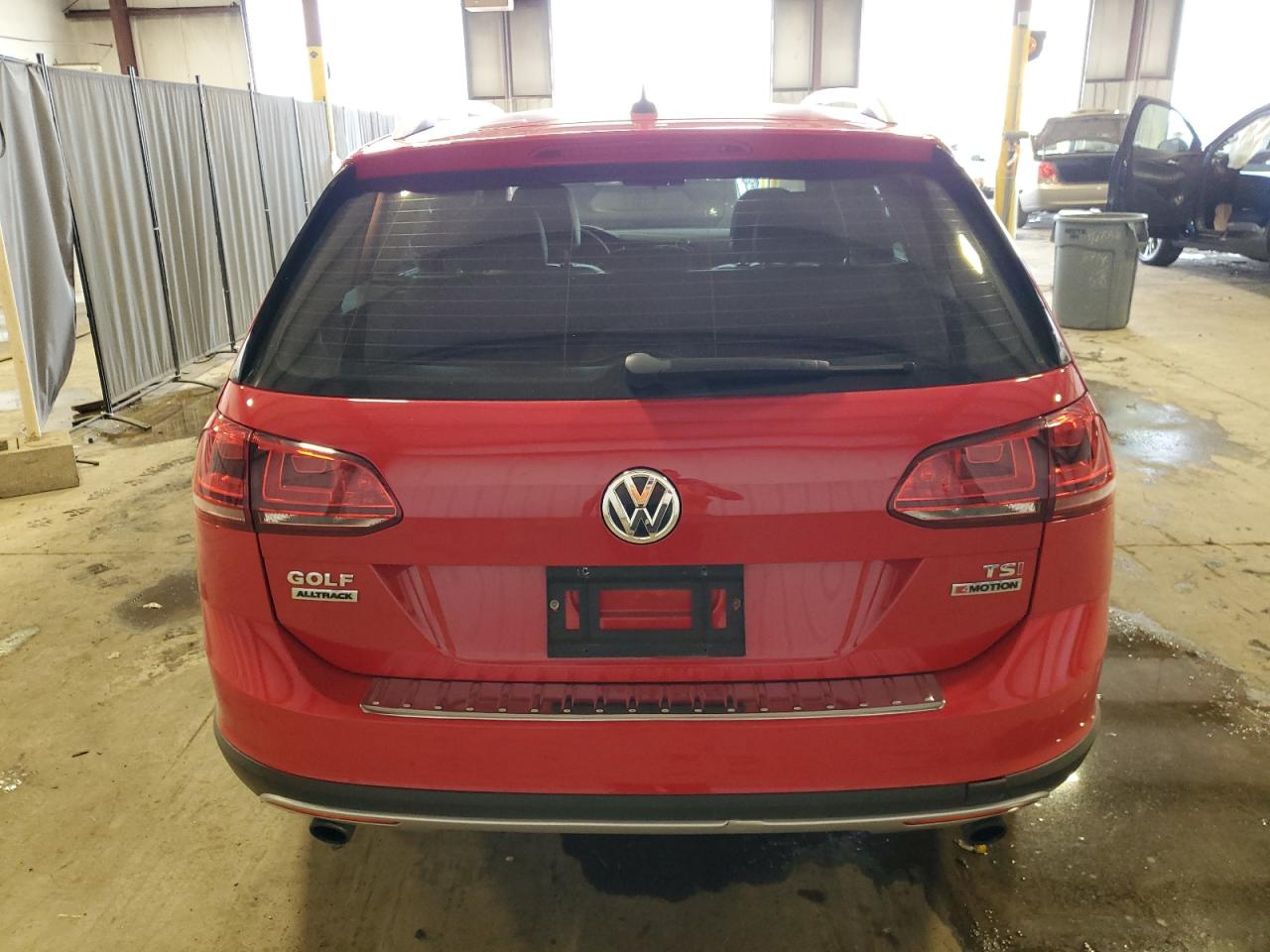 3VWH17AU7HM515223 2017 Volkswagen Golf Alltrack S