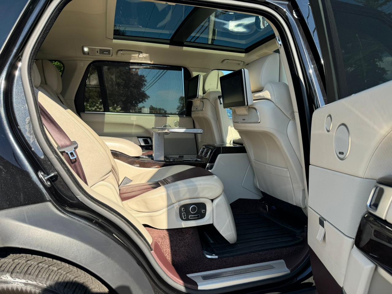 2017 Land Rover Range Rover Sv Autobiography VIN: SALGW3FE5HA349154 Lot: 66997344