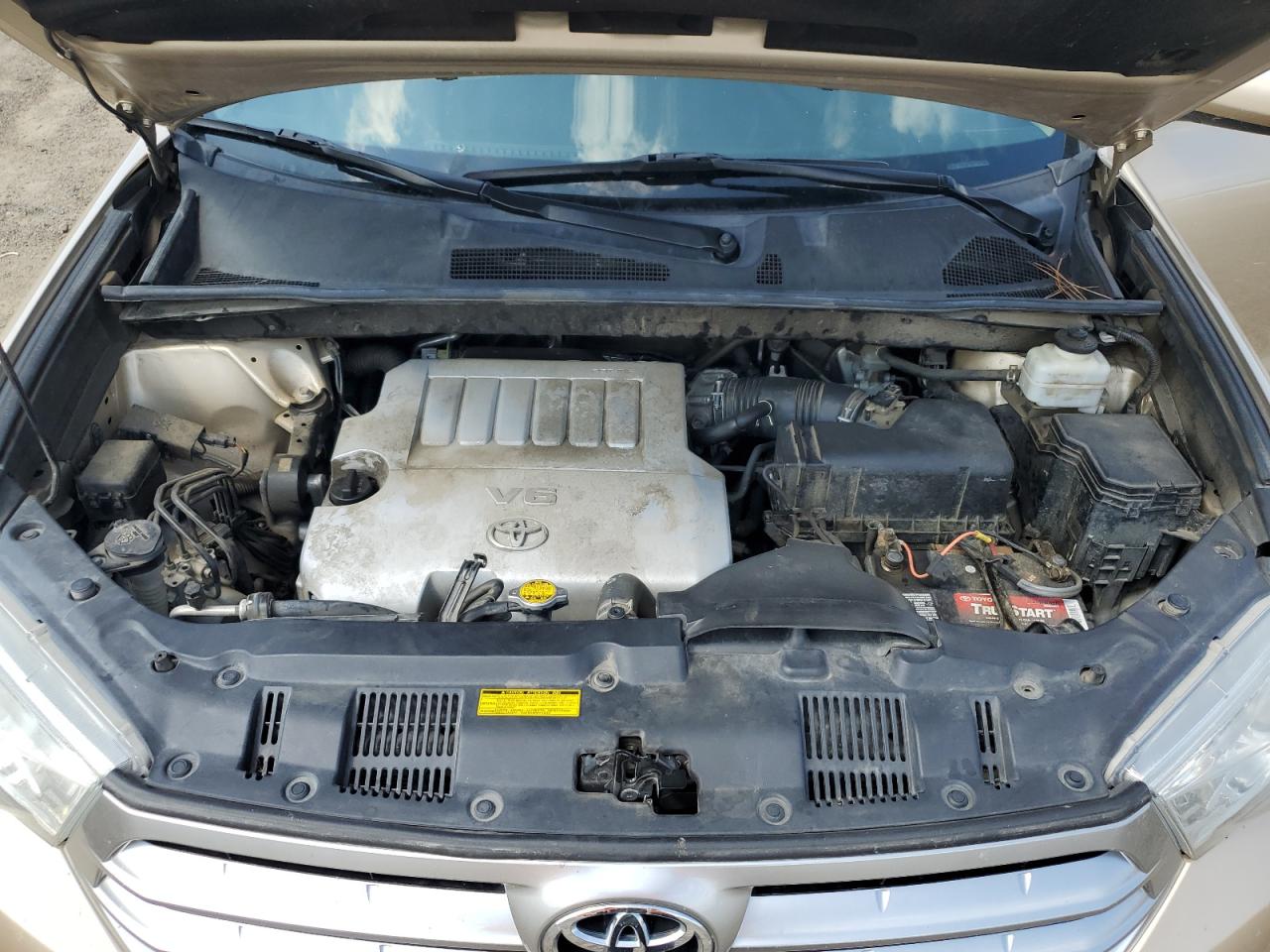 2012 Toyota Highlander - Image 14