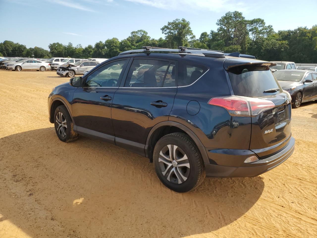 JTMZFREV4JJ737423 2018 TOYOTA RAV 4 - Image 2