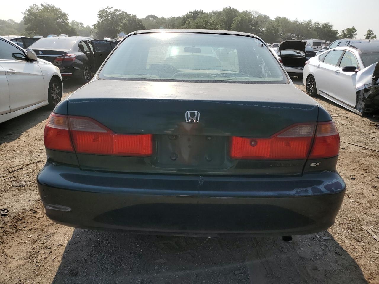 2000 Honda Accord Ex VIN: 1HGCG6679YA137686 Lot: 67505654