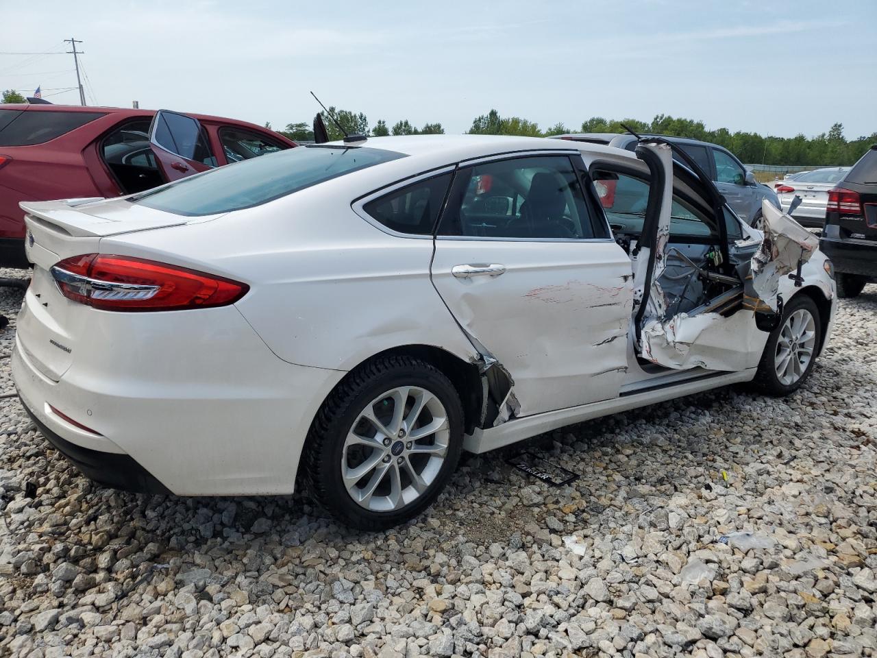 VIN 3FA6P0SU3KR153549 2019 FORD FUSION no.3