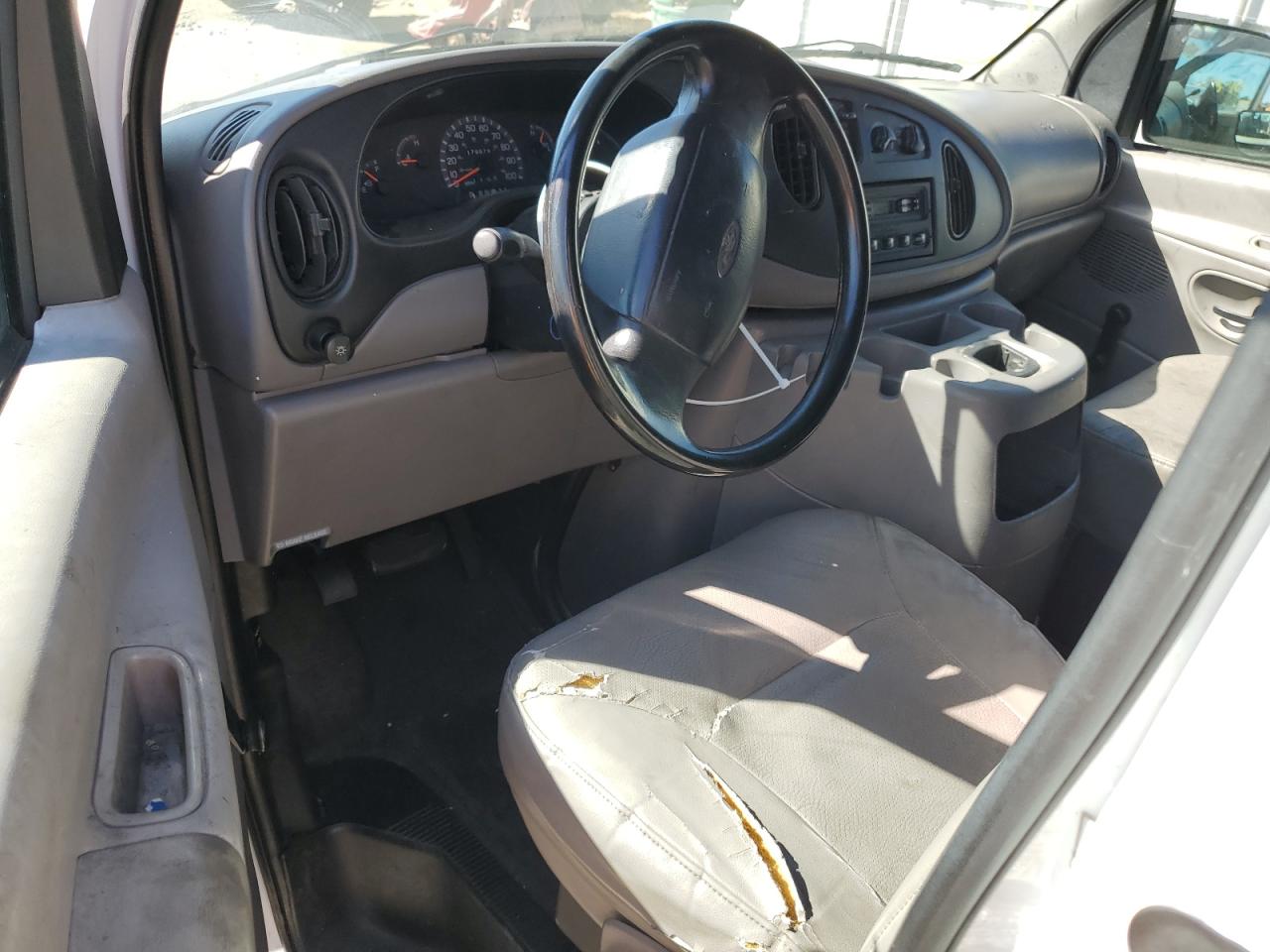 2000 Ford Econoline E250 Van VIN: 1FTNE24L0YHB86062 Lot: 67791294