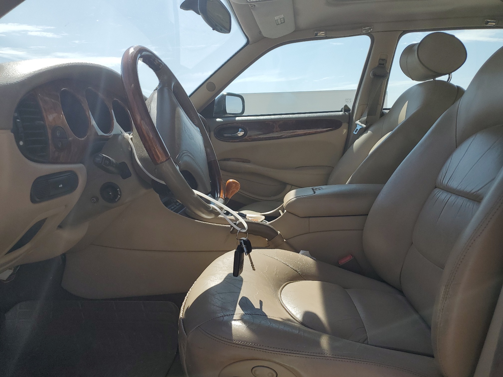 SAJDA24C1YLF06045 2000 Jaguar Vandenplas