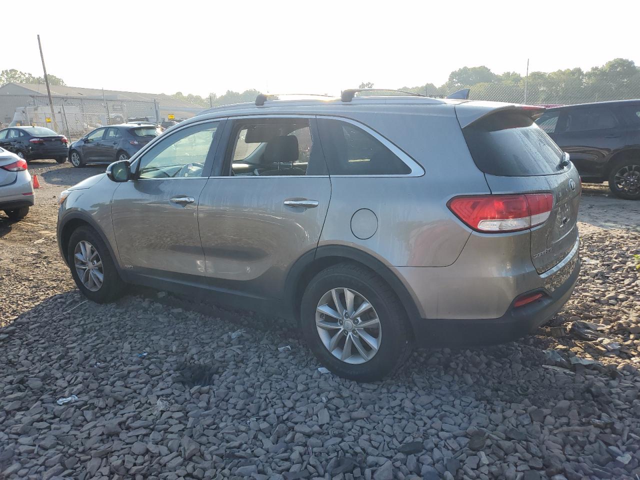 5XYPGDA3XHG336397 2017 KIA SORENTO - Image 2