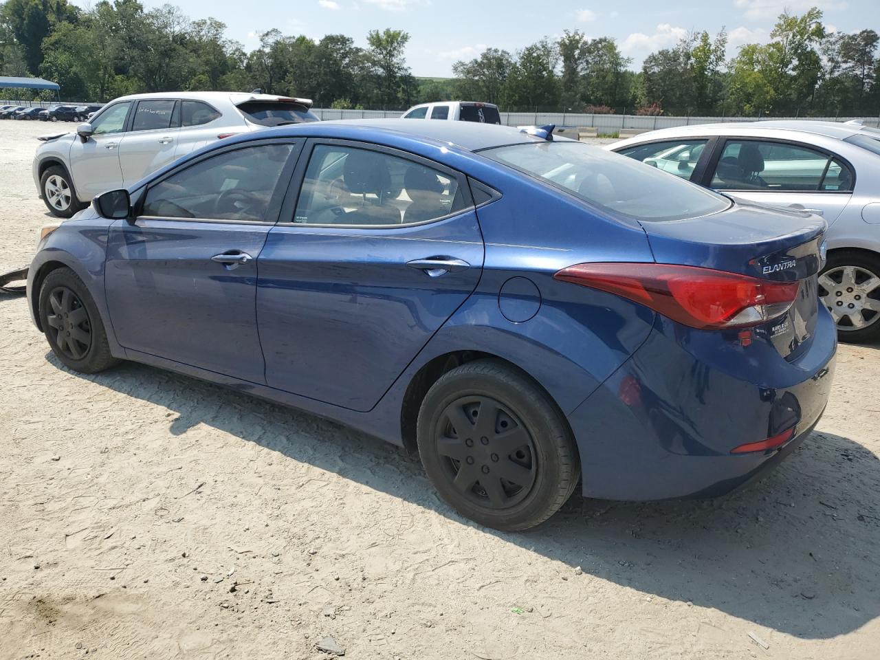 2016 Hyundai Elantra - Image 2