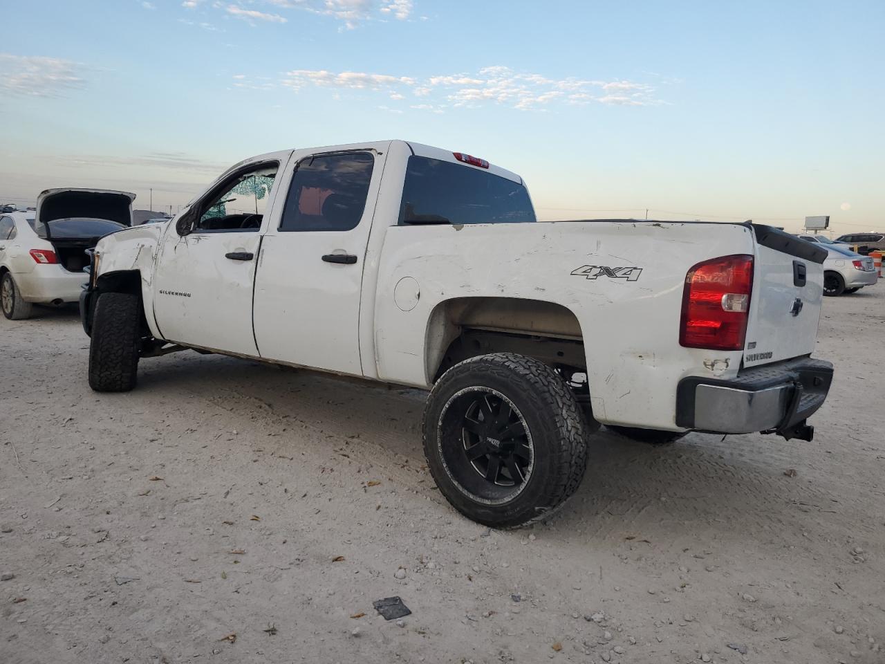 2011 Chevrolet Silverado - Image 2