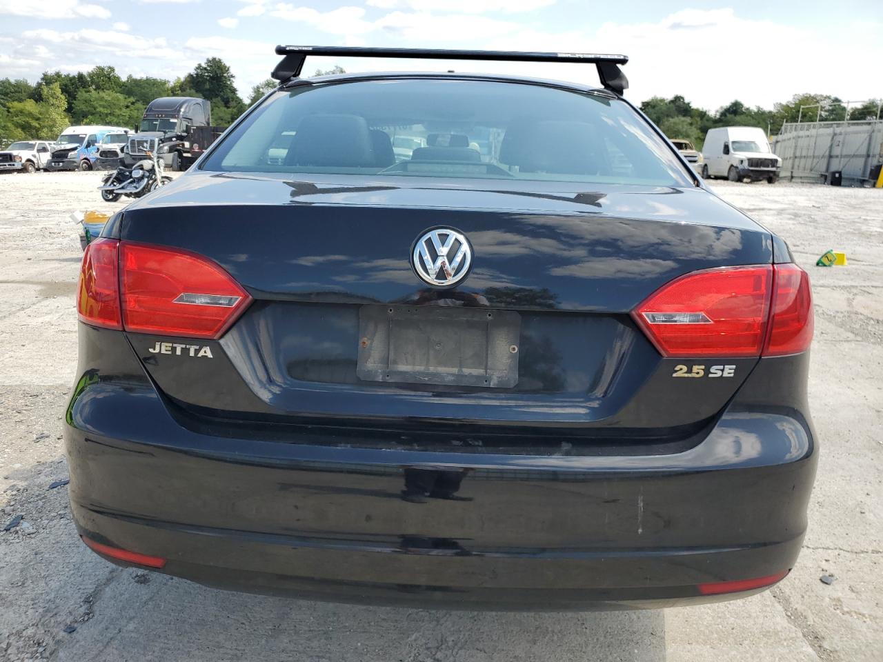 3VWDZ7AJ0BM341029 2011 Volkswagen Jetta Se