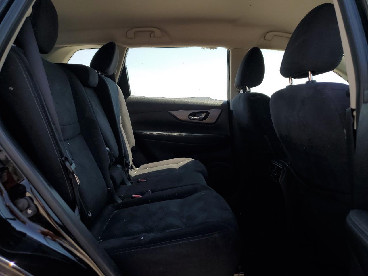 2016 Nissan Rogue S VIN: JN8AT2MT3GW027393 Lot: 67943584