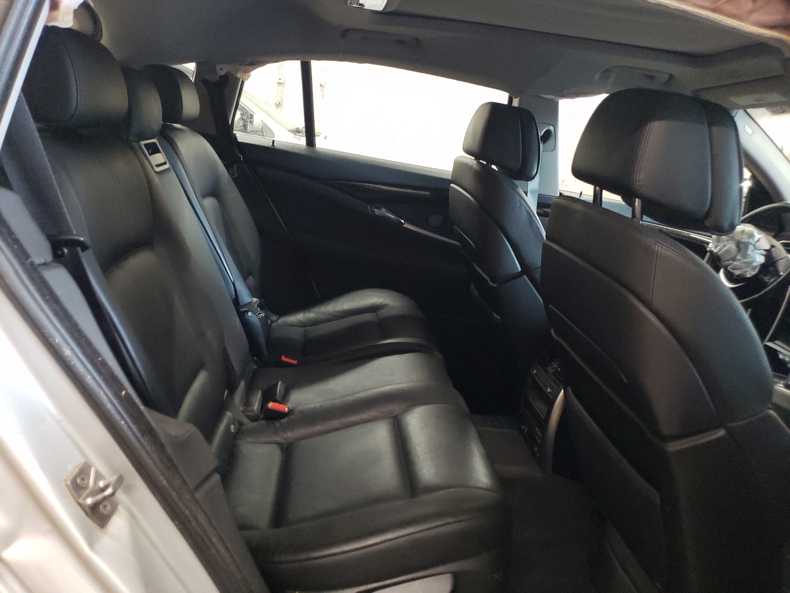 WBASP4C53BC341765 2011 BMW 550 Xigt