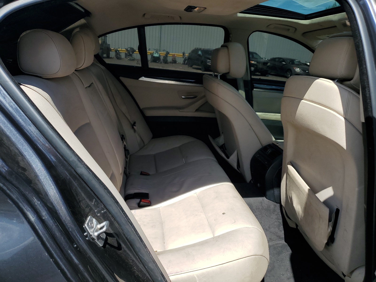 WBAFU7C57BDU54060 2011 BMW 535 Xi