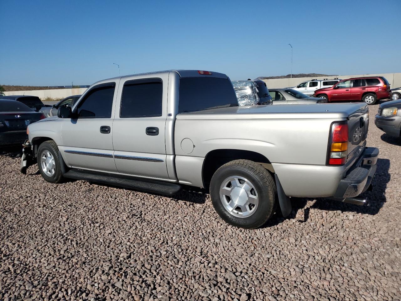 2006 GMC Sierra - Image 2