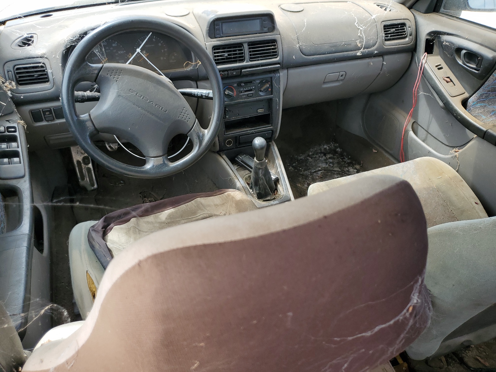 JF1SF635XWG709414 1998 Subaru Forester L