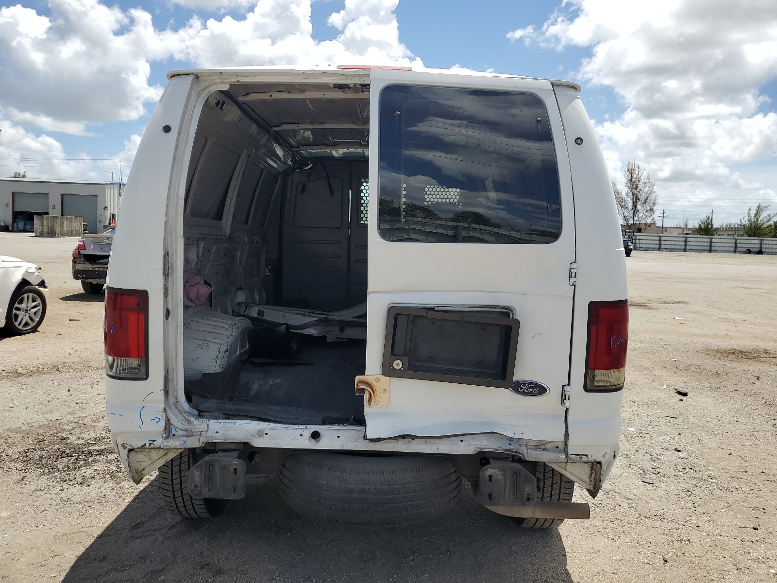 1FTNE24W28DA94761 2008 Ford Econoline E250 Van