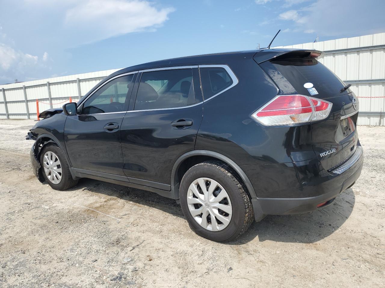 JN8AT2MT9GW004944 2016 NISSAN ROGUE - Image 2