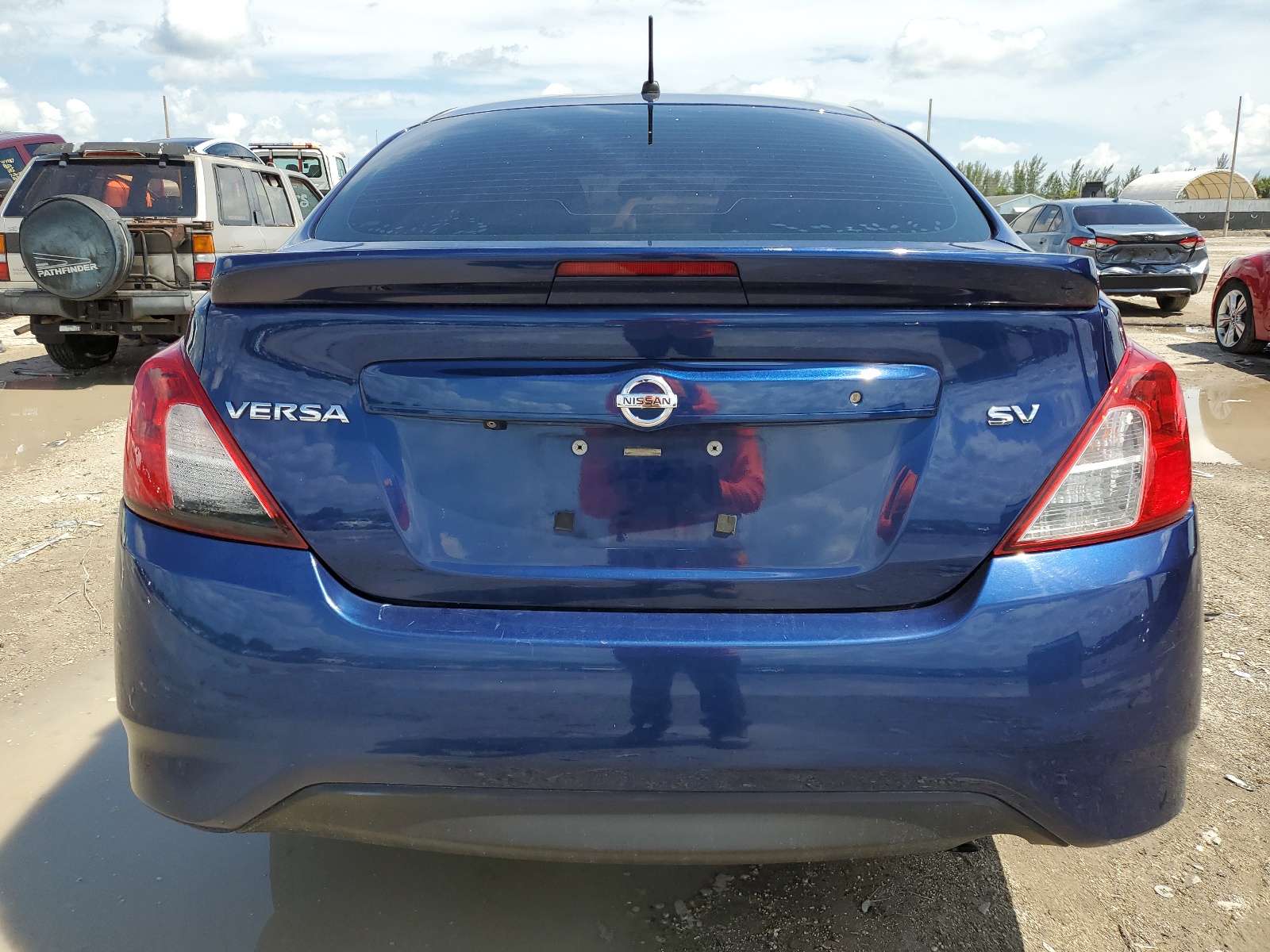 3N1CN7AP8KL840863 2019 Nissan Versa S