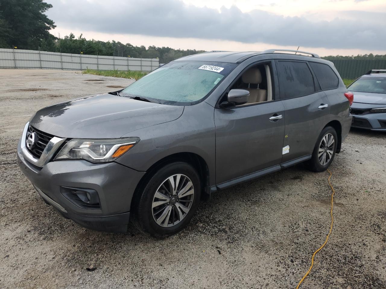 VIN 5N1DR2MN2HC640550 2017 NISSAN PATHFINDER no.1