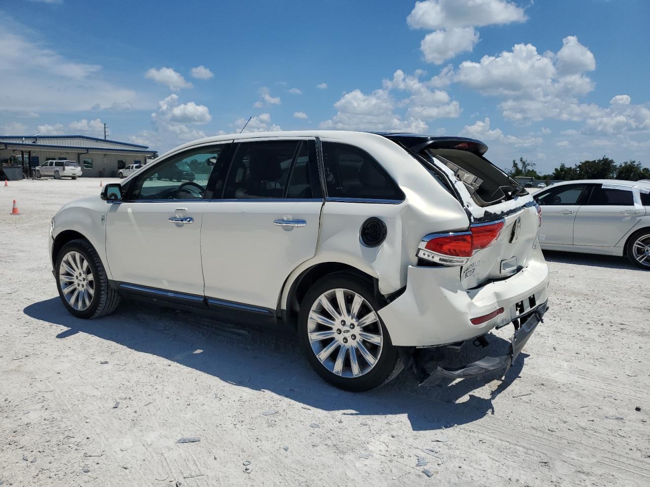 2013 Lincoln MKX - Image 2
