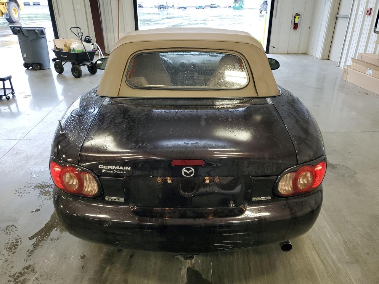 2005 Mazda Mx-5 Miata Base VIN: JM1NB353350410710 Lot: 65535324