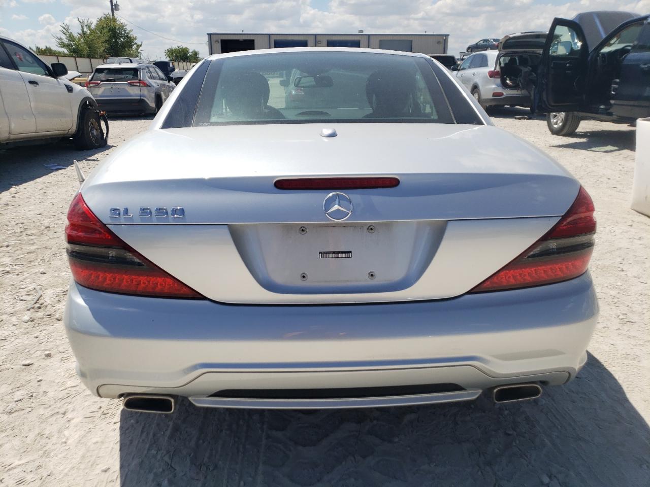 2011 Mercedes-Benz Sl 550 VIN: WDBSK7BA8BF165701 Lot: 66878504