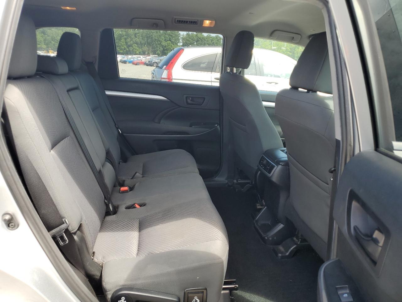 2019 Toyota Highlander Le VIN: 5TDZZRFH2KS326400 Lot: 65478484