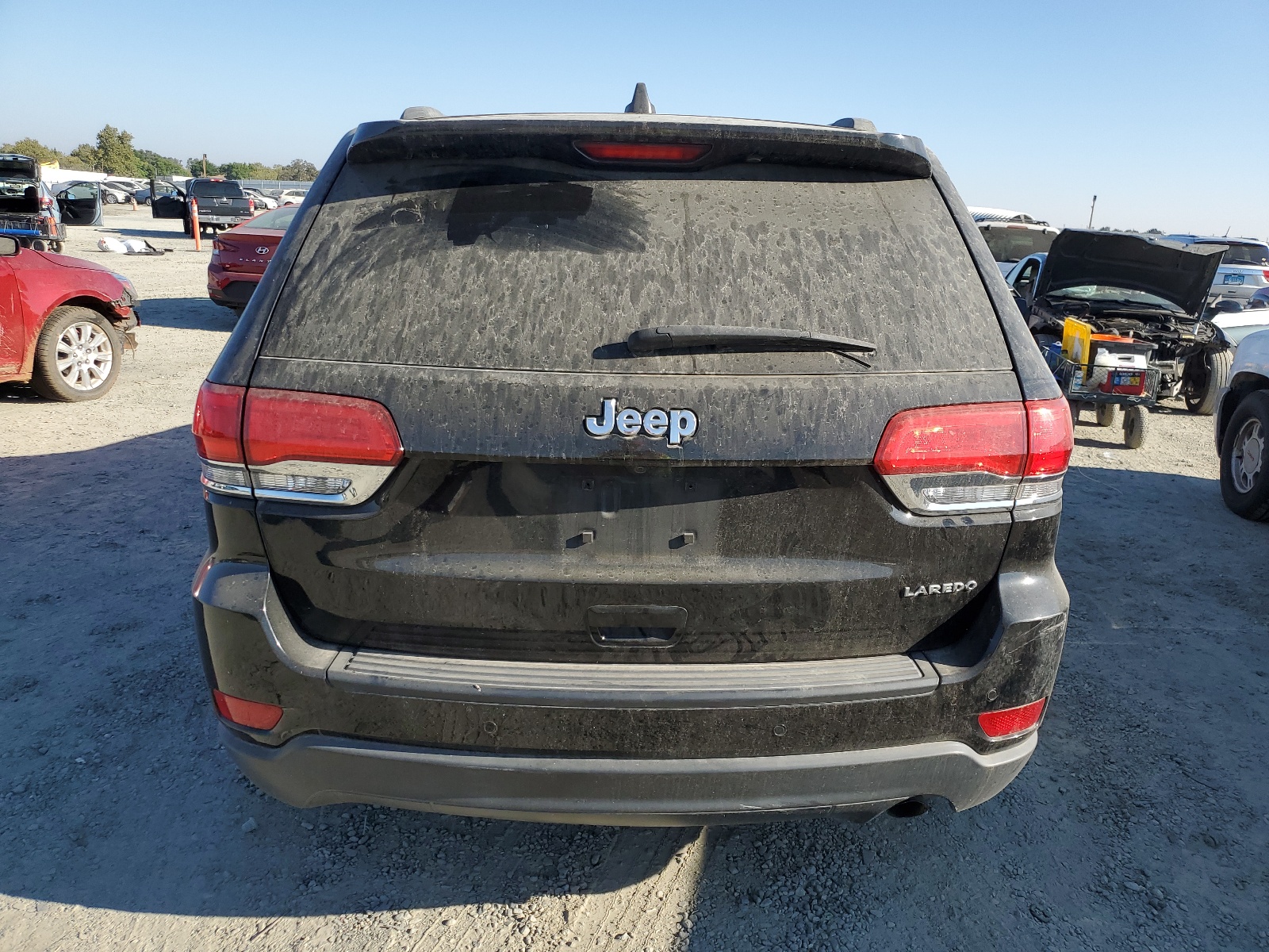 1C4RJEAG6JC353324 2018 Jeep Grand Cherokee Laredo