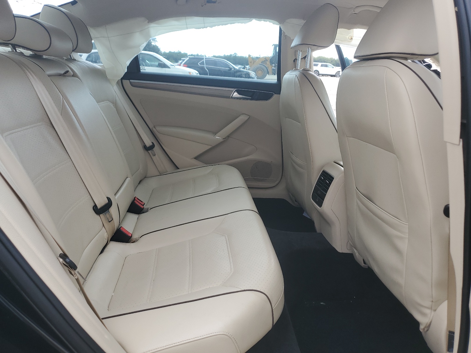 1VWBT7A32HC034160 2017 Volkswagen Passat Se