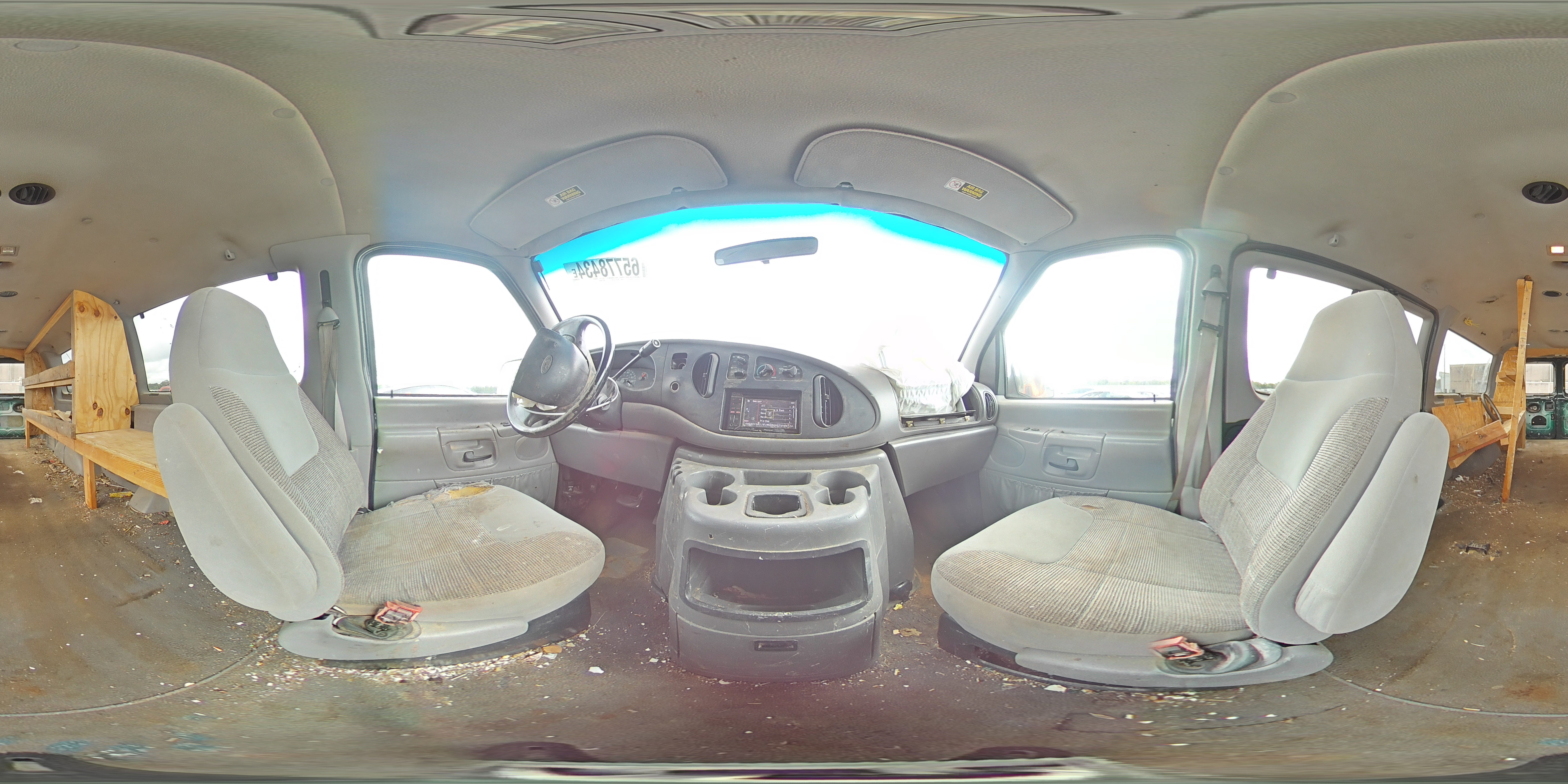 1998 Ford Econoline E350 Super Duty VIN: 1FBSS31S0WHA05086 Lot: 65778434