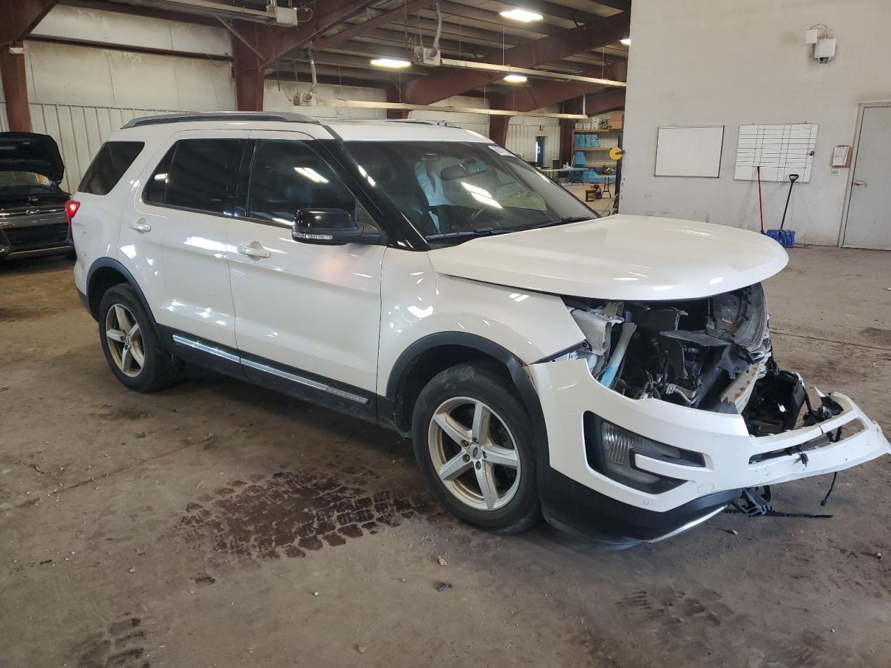 2016 Ford Explorer - Image 4