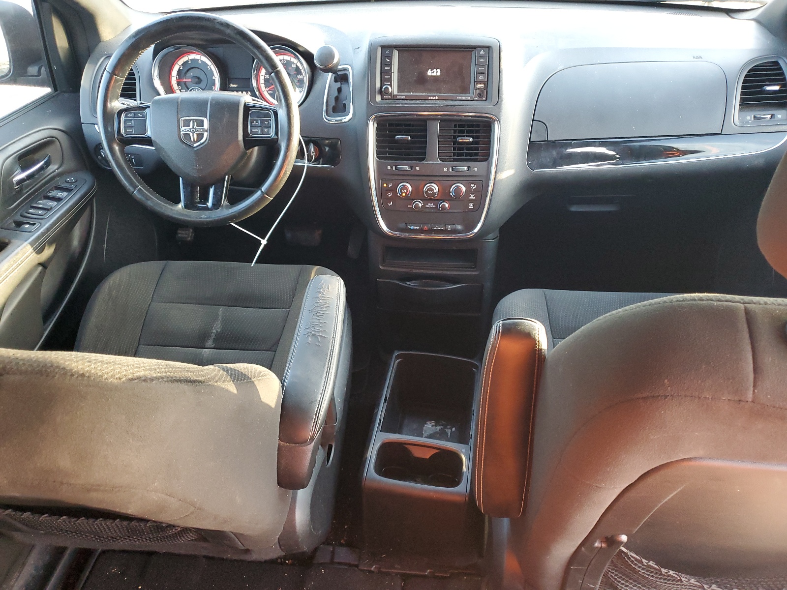 2C4RDGBG5HR649695 2017 Dodge Grand Caravan Se