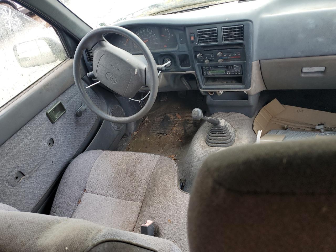 1995 Toyota Tacoma Xtracab VIN: 4TAUN53B6SZ001743 Lot: 65963294