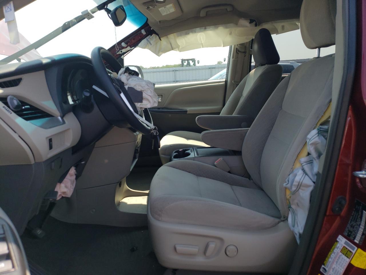 2015 Toyota Sienna - Image 7