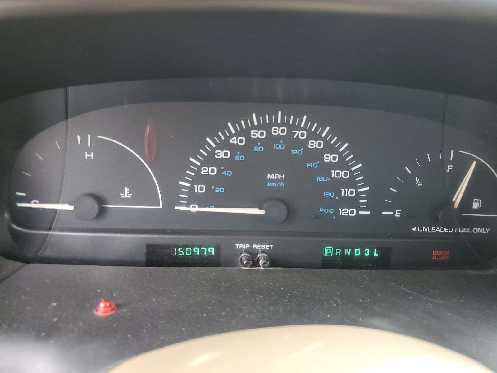 2B4GP25R4WR774048 1998 Dodge Caravan